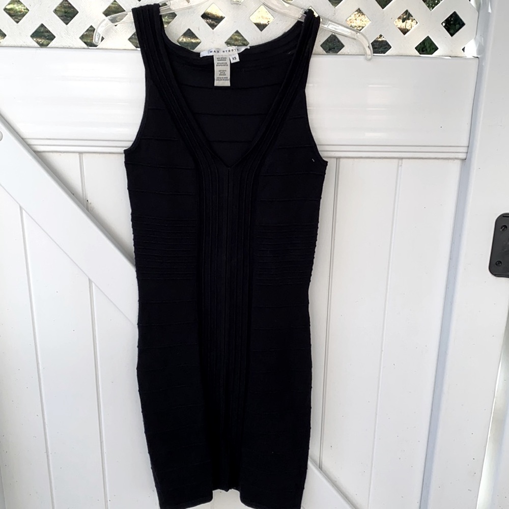Max studio v neck black dress size: XS
